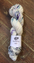 Load image into Gallery viewer, Superwash Merino Aran/Worsted Yarn Wool, 100g/3.5oz, Aura
