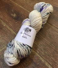 Load image into Gallery viewer, Superwash Merino Aran/Worsted Yarn Wool, 100g/3.5oz, Aura
