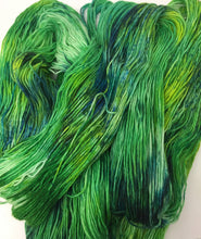 Load image into Gallery viewer, SEXY SINGLES - Superwash Merino Nylon Sock Yarn, 100g/3.5oz, Lettice
