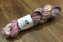 Load image into Gallery viewer, Superwash Merino Aran/Worsted Yarn Wool, 100g/3.5oz, Bad Romance
