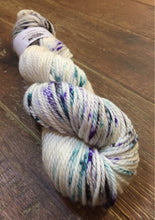 Load image into Gallery viewer, Superwash Merino Aran/Worsted Yarn Wool, 100g/3.5oz, Aura
