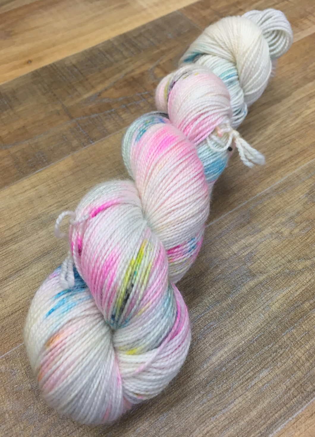 Superwash Merino Nylon Gold Glitter Sparkle Sock Yarn, 100g/3.5oz, Pop Tart