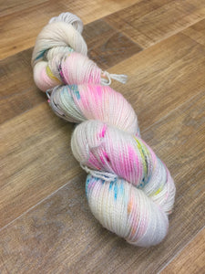 Superwash Merino Nylon Gold Glitter Sparkle Sock Yarn, 100g/3.5oz, Pop Tart