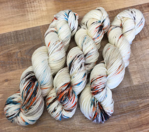 SEXY SINGLES - Superwash Merino DK/Light Worsted Yarn Wool, 300g, Subtext and Fantasy