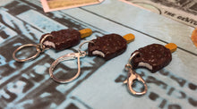 Load image into Gallery viewer, Miniature Choc Ice Stitch Marker
