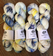 Load image into Gallery viewer, Superwash Merino Nylon Platinum Sock Yarn, 100g/3.5oz, I Love New York
