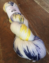 Load image into Gallery viewer, Superwash Merino Nylon Platinum Sock Yarn, 100g/3.5oz, I Love New York
