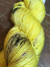 Load image into Gallery viewer, Superwash Merino Single Ply Fingering Yarn, 100g/3.5oz, Bananadrama
