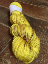 Load image into Gallery viewer, Superwash Merino Aran/Worsted Yarn Wool, 100g/3.5oz, Bananadrama
