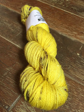 Load image into Gallery viewer, Superwash Merino Aran/Worsted Yarn Wool, 100g/3.5oz, Bananadrama
