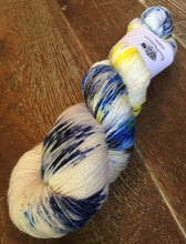 Load image into Gallery viewer, Superwash Merino Nylon Platinum Sock Yarn, 100g/3.5oz, I Love New York
