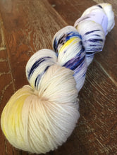 Load image into Gallery viewer, Superwash Merino Nylon Platinum Sock Yarn, 100g/3.5oz, I Love New York
