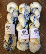 Load image into Gallery viewer, Superwash Merino Single Ply Fingering Yarn, 100g/3.5oz, I Love New York
