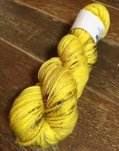 Load image into Gallery viewer, Superwash Merino Aran/Worsted Yarn Wool, 100g/3.5oz, Bananadrama
