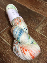 Load image into Gallery viewer, SEXY SINGLES - Superwash Merino Aran/Worsted Yarn Wool, 300g, Jelly Bean
