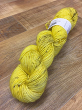 Load image into Gallery viewer, Superwash Merino Single Ply Fingering Yarn, 100g/3.5oz, Bananadrama
