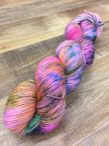 Superwash Merino Sparkle Single Ply Fingering Yarn, 100g/3.5oz, Clown