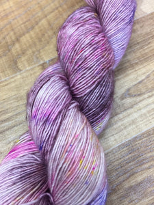 Superwash Merino Single Ply Fingering Yarn, 100g/3.5oz, Snuff
