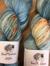 Load image into Gallery viewer, Superwash Merino DK/Light Worsted Yarn Wool, 100g/3.5oz, Daphne
