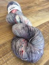 Load image into Gallery viewer, SEXY SINGLES - Superwash Merino Single Ply Fingering Yarn, 100g/3.5oz
