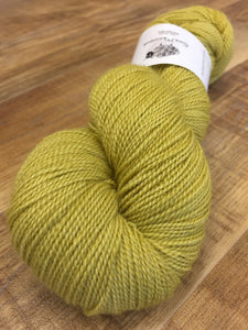 Non Superwash, No Nylon Corriedale Sock Yarn, 100g/3.5oz, Chicken Licken