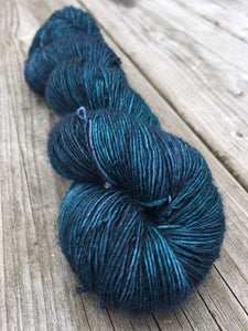 Superwash Merino Single Ply Fingering Yarn, 100g/3.5oz, Malice Through The Looking Glass