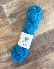 Load image into Gallery viewer, Superwash Merino Single Ply Fingering Yarn, 100g/3.5oz, Semi Solid, Neptune
