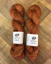 Load image into Gallery viewer, Superwash Merino Aran/Worsted Yarn Wool, 100g/3.5oz, Ginger Beer
