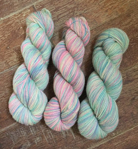 Non Superwash, No Nylon Corriedale Sock Yarn, 100g/3.5oz, Mer Girl