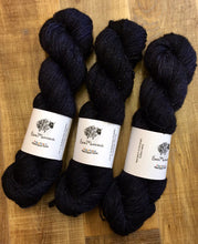 Load image into Gallery viewer, Superwash Merino Sparkle Single Ply Fingering Yarn, 100g/3.5oz, Purple Teardrops
