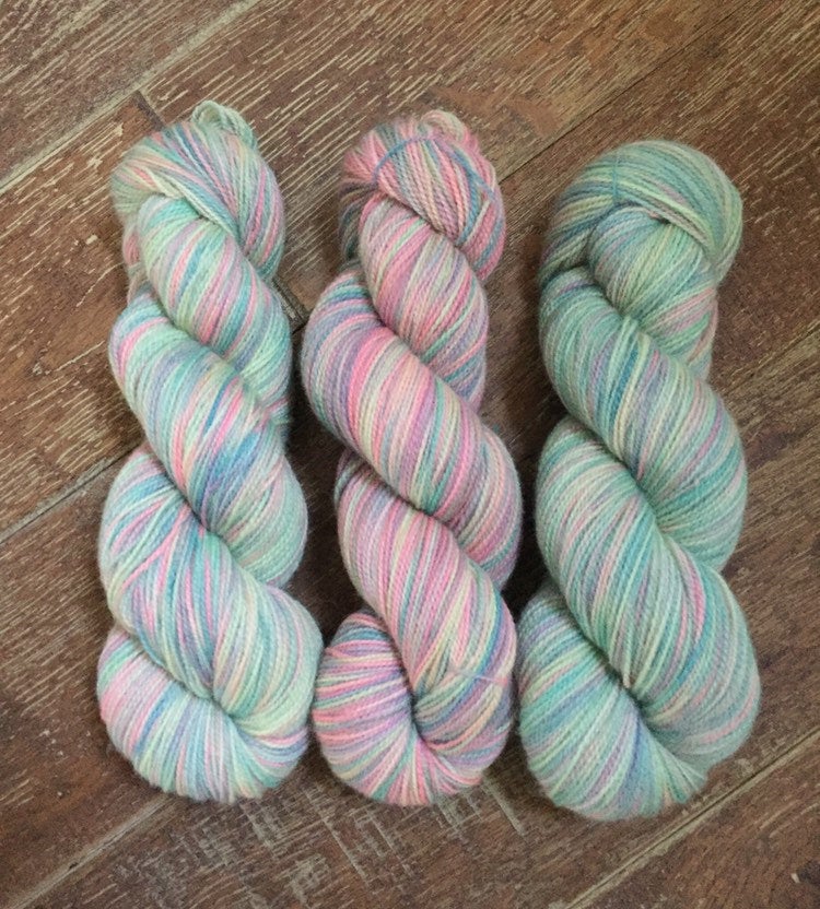 Non Superwash, No Nylon Corriedale Sock Yarn, 100g/3.5oz, Mer Girl