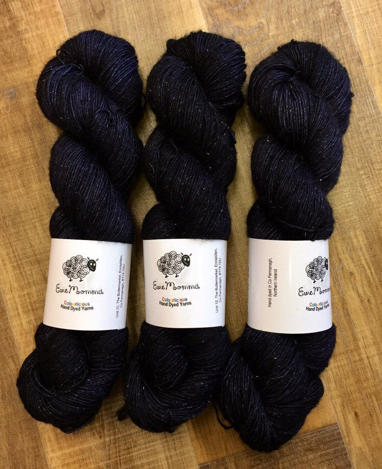 Superwash Merino Sparkle Single Ply Fingering Yarn, 100g/3.5oz, Purple Teardrops