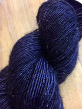Load image into Gallery viewer, Superwash Merino Sparkle Single Ply Fingering Yarn, 100g/3.5oz, Purple Teardrops
