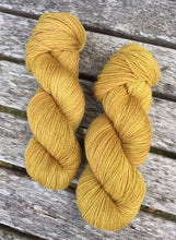 Load image into Gallery viewer, Non Superwash, No Nylon Corriedale Sock Yarn, 100g/3.5oz, Gold Rush

