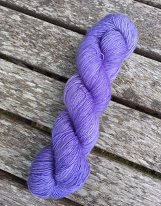 Superwash Merino Single Ply Fingering Yarn, 100g/3.5oz, Wallflower