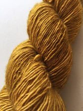 Load image into Gallery viewer, Superwash Merino Single Ply Fingering Yarn, 100g/3.5oz, Gold Rush

