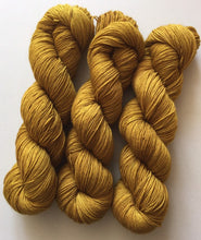 Load image into Gallery viewer, Superwash Bluefaced Leicester Nylon Ultimate Sock Yarn, 100g/3.5oz, Gold Rush
