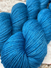 Load image into Gallery viewer, Superwash BFL Nylon Ultimate Sock Yarn, 100g/3.5oz, L.A. Mood
