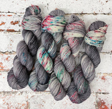 Load image into Gallery viewer, Superwash Sport/5 Ply Yarn Wool, 100g/3.5oz, High School Reunion

