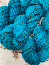 Load image into Gallery viewer, Superwash Zebra 4 Ply Fingering Yarn, 100g/3.5oz, Neptune
