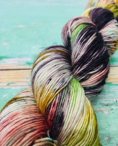 Superwash Merino Single Ply Fingering Yarn, 100g/3.5oz, That’s Gossip