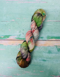 Superwash Merino Single Ply Fingering Yarn, 100g/3.5oz, That’s Gossip