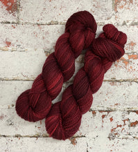 Load image into Gallery viewer, Superwash Bluefaced Leicester Aran/Worsted Yarn Wool, 100g/3.5oz, Judas
