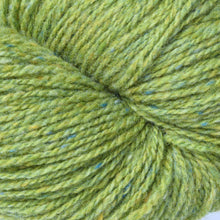 Load image into Gallery viewer, Studio Donegal Darnie 4 ply wool yarn
