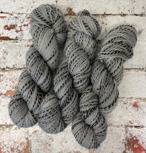 Load image into Gallery viewer, Superwash Zebra 4 Ply Fingering Yarn, 100g/3.5oz, Fade to Grey
