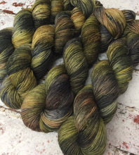 Load image into Gallery viewer, Dye to order - BFL Aran
