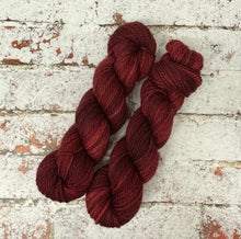 Load image into Gallery viewer, Superwash Bluefaced Leicester Aran/Worsted Yarn Wool, 100g/3.5oz, Judas
