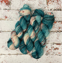 Load image into Gallery viewer, Superwash Merino DK/Light Worsted Yarn Wool, 100g/3.5oz, Don&#39;t Stop Let&#39;s Party
