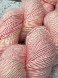 Superwash Merino Single Ply Fingering Yarn, 100g/3.5oz, Daddy’s Girl