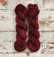 Load image into Gallery viewer, Superwash Bluefaced Leicester Aran/Worsted Yarn Wool, 100g/3.5oz, Judas
